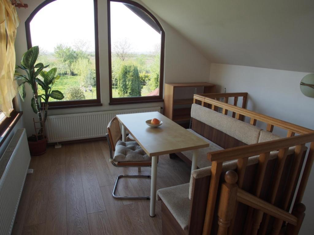 Argeselu Garden Villa - Entire Floor Apartment, Exclusive Garden Access Maracineni Εξωτερικό φωτογραφία